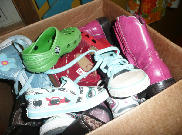 buy used kids shoes